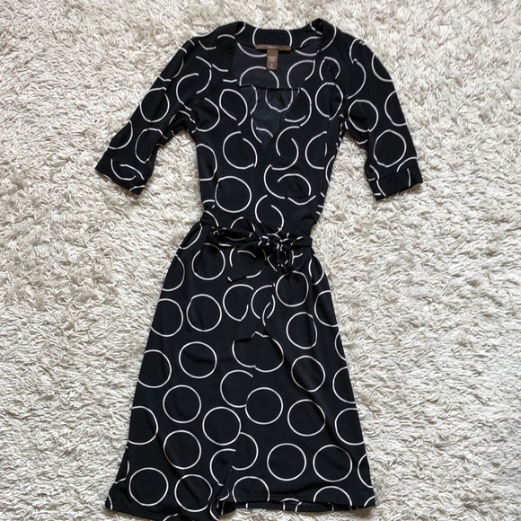 Merona Dresses & Skirts - Merona black/ivory circle wrap dress